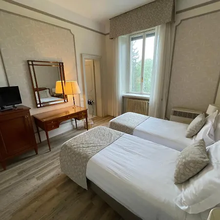 Palace Grand Hotel 4*