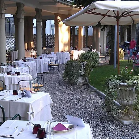 Palace Grand Hotel 4*