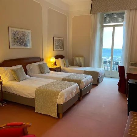 Palace Grand Hotel 4*
