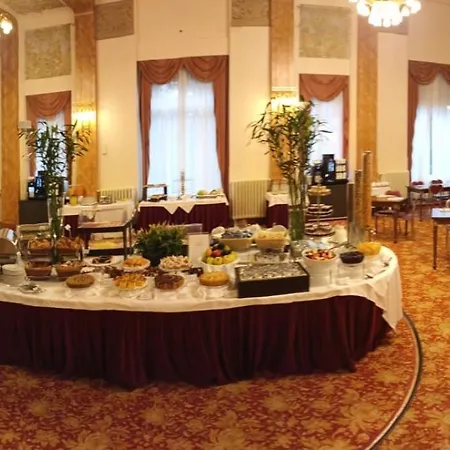 Palace Grand Hotel