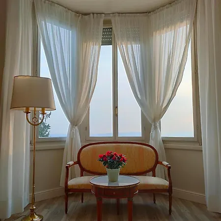 Palace Grand Hotel 4*