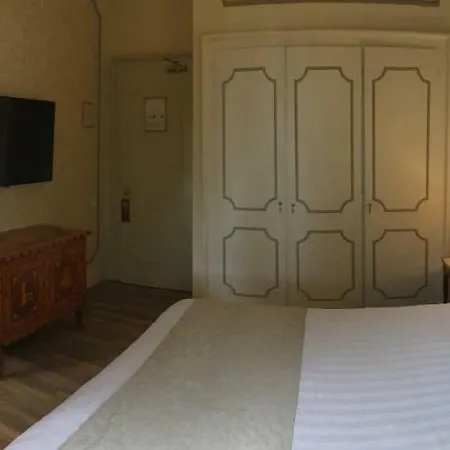 Palace Grand 4*