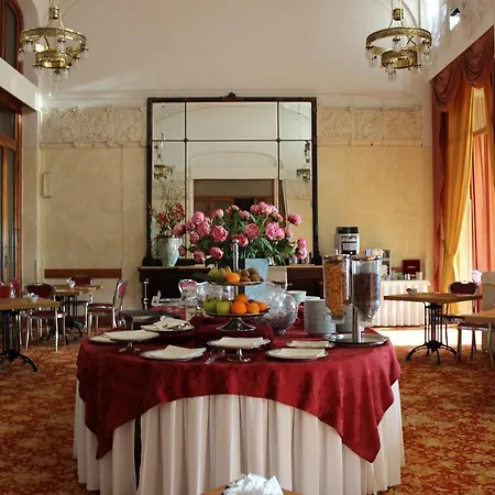 Palace Grand 4* Βαρέζε