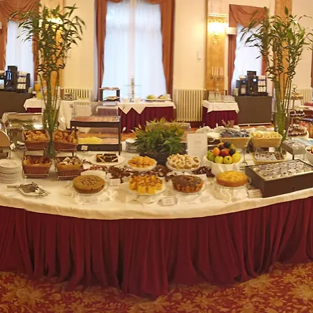 Hotel Palace Grand