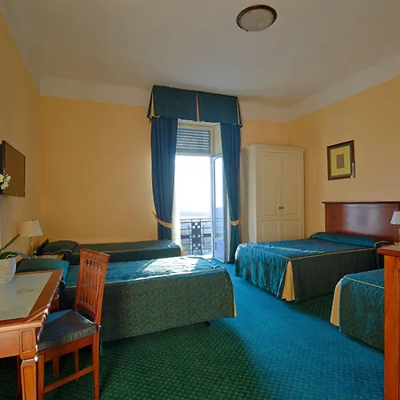 Palace Grand Отель 4*