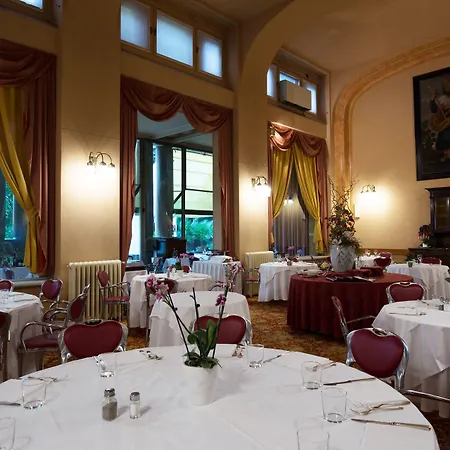 Отель Palace Grand Варезе