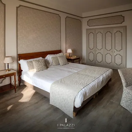 Palace Grand Hotel 4*